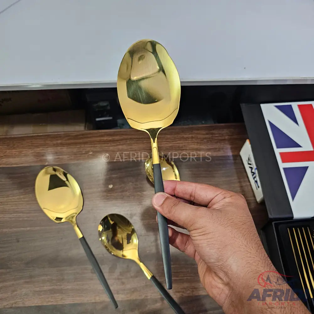 Lot Imported 28 Piece Cutlery Set